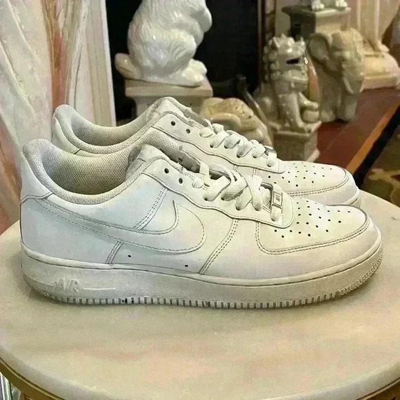 Nike Air Force 1 white size 10 shoes sneakers - Picture 1 of 7